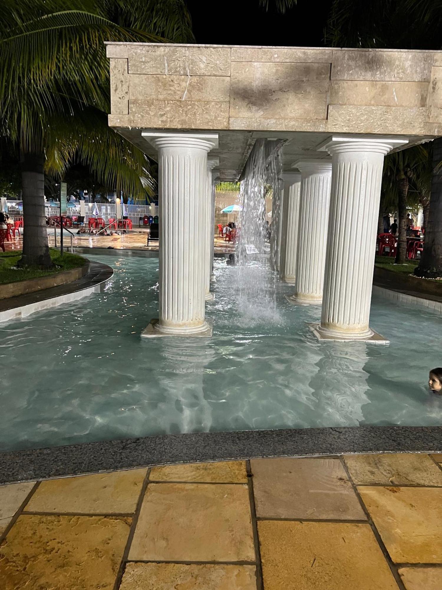 Apto Completo Com Parque Aquatico 24 Horas Lacqua Diroma Caldas Novas Εξωτερικό φωτογραφία